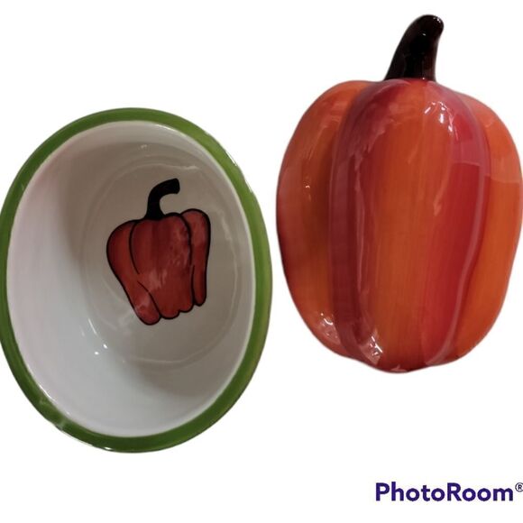 Red Pepper Small Casserole Dish - Picture 2 of 6